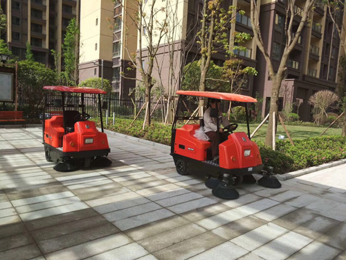 电动扫地机