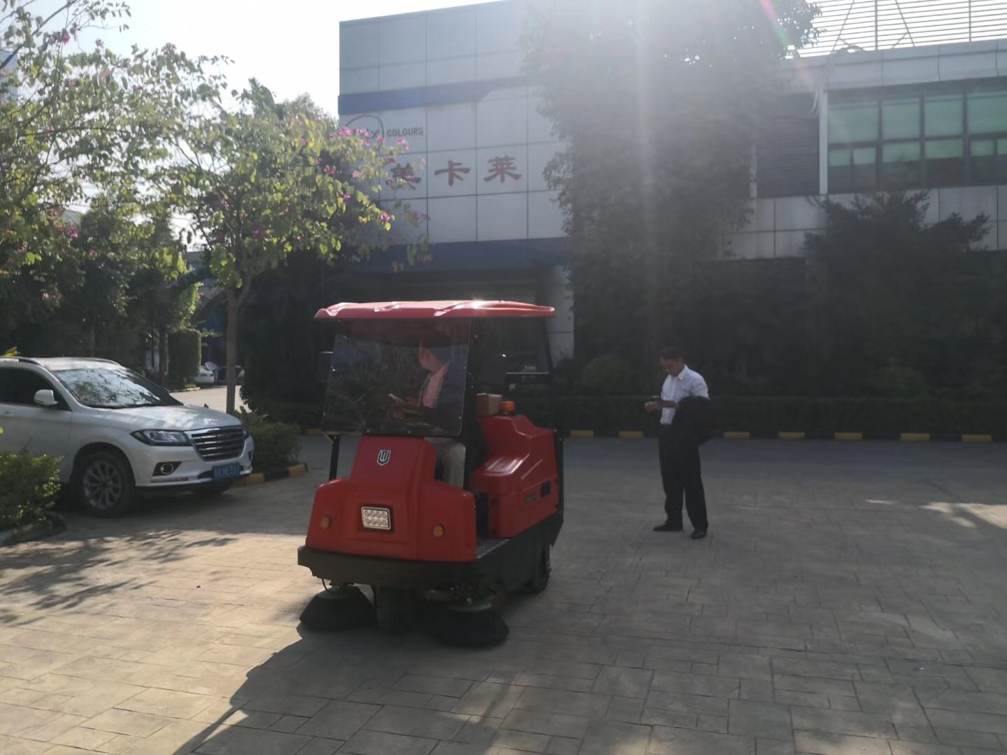 扫地车